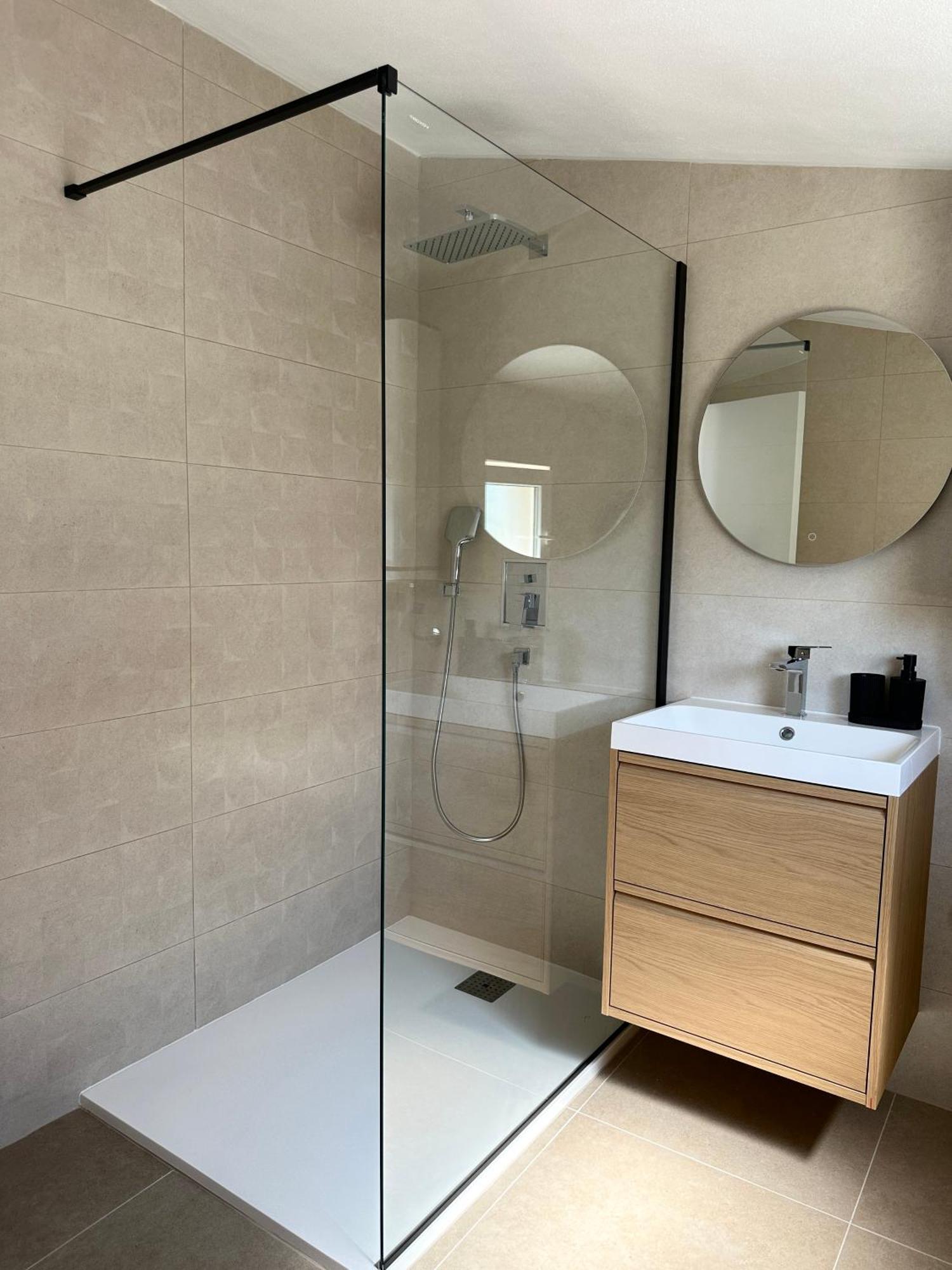 Seaview Apartment Rose تروغير المظهر الخارجي الصورة